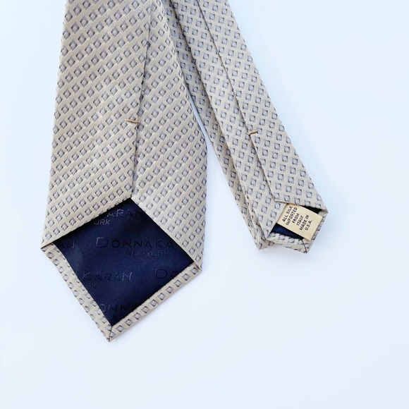 Donna Karan Metallic Mens Gold Patterned Tie - Picture 3 of 5